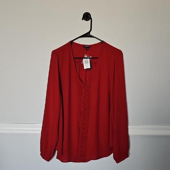 Torrid Georgette Pintuck Button-Front Long Sleeve V-neck Blouse Red NWT 00 M/L - Picture 5 of 12